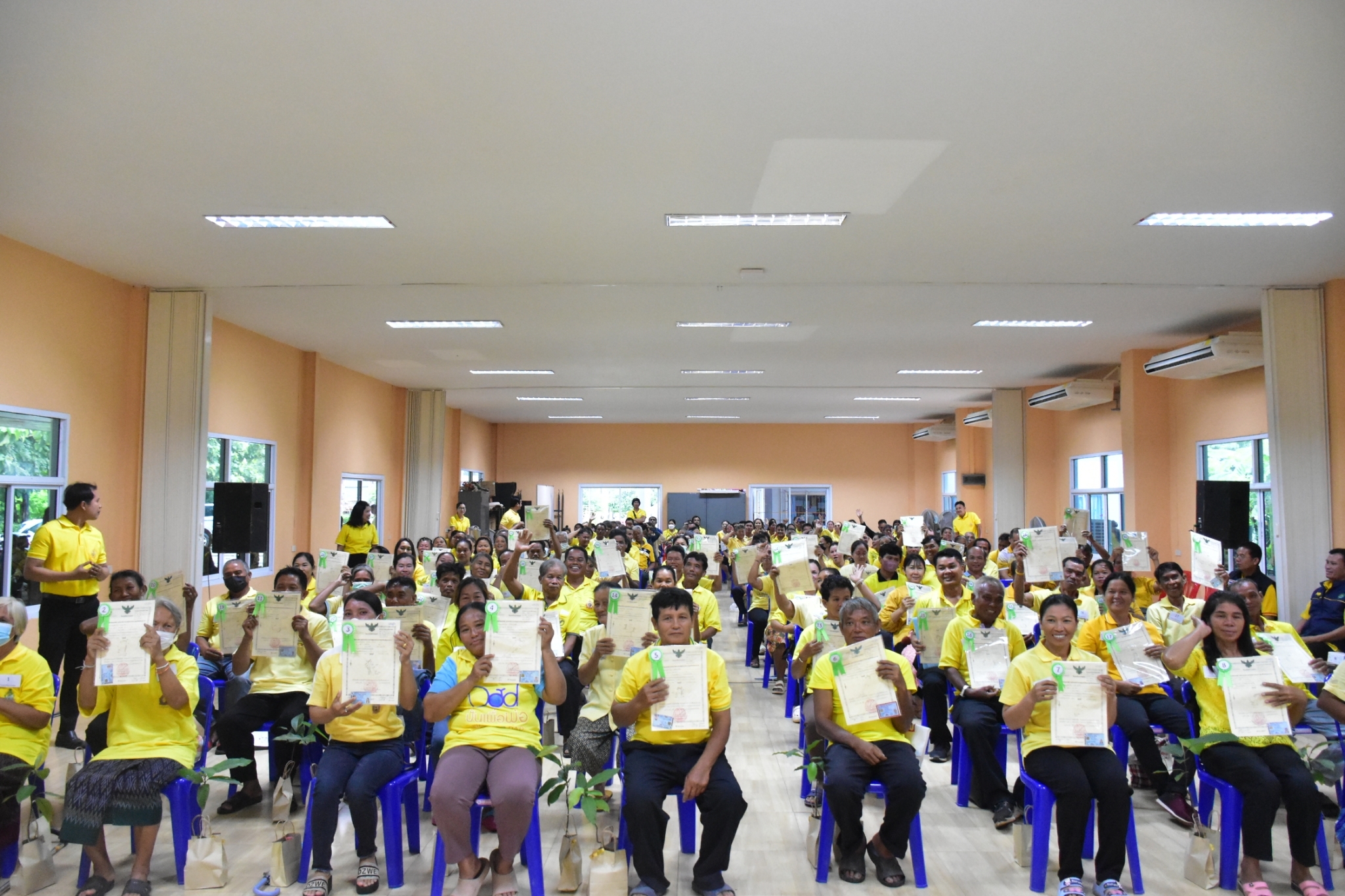 title - วันที่ 15 กรกฎาคม 2567 ร้อยเอกธรรมนัส พรหมเผ่า รัฐมนตรีว่าการกระทรวงเกษตรและสหกรณ์ เปิดงานโครงการมอบโฉนดเพื่อการเกษตร 72,000 ฉบับ เฉลิมพระเกียรติพระบาทสมเด็จพระเจ้าอยู่หัว เนื่องในโอกาสพระราชพิธีมหามงคลเฉลิมพระชนมพรรษา 6 รอบ 28 กรกฎาคม 2567